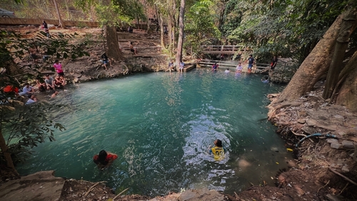 ที่เที่ยวเขาใหญ่ - น้ำผุดธรรมชาติ บ้านท่าช้าง 