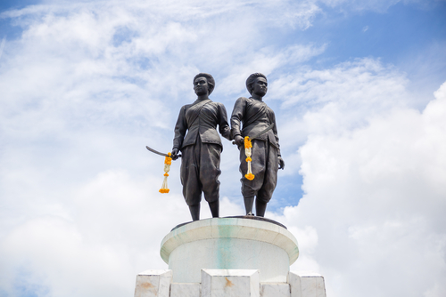 อนุสาวรีย์ท้าวเทพกระษัตรี ท้าวศรีสุนทร - ภูเก็ต