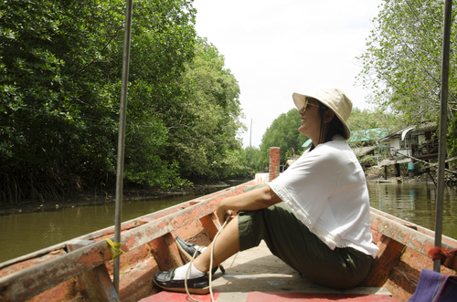  ล่องแพชมเหยี่ยวแดง