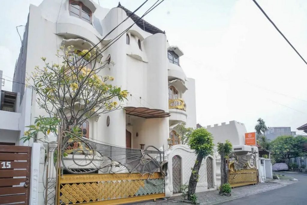 Koolkost Syariah near Senayan City
