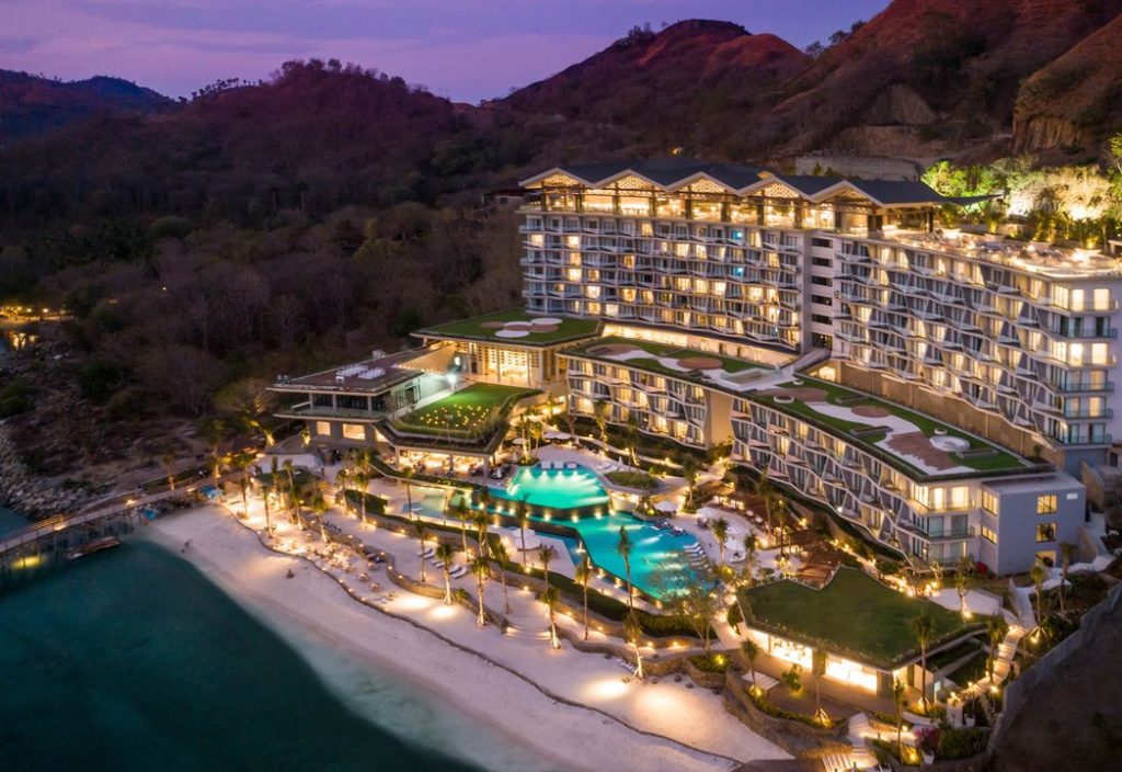 AYANA Komodo Waecicu Beach
