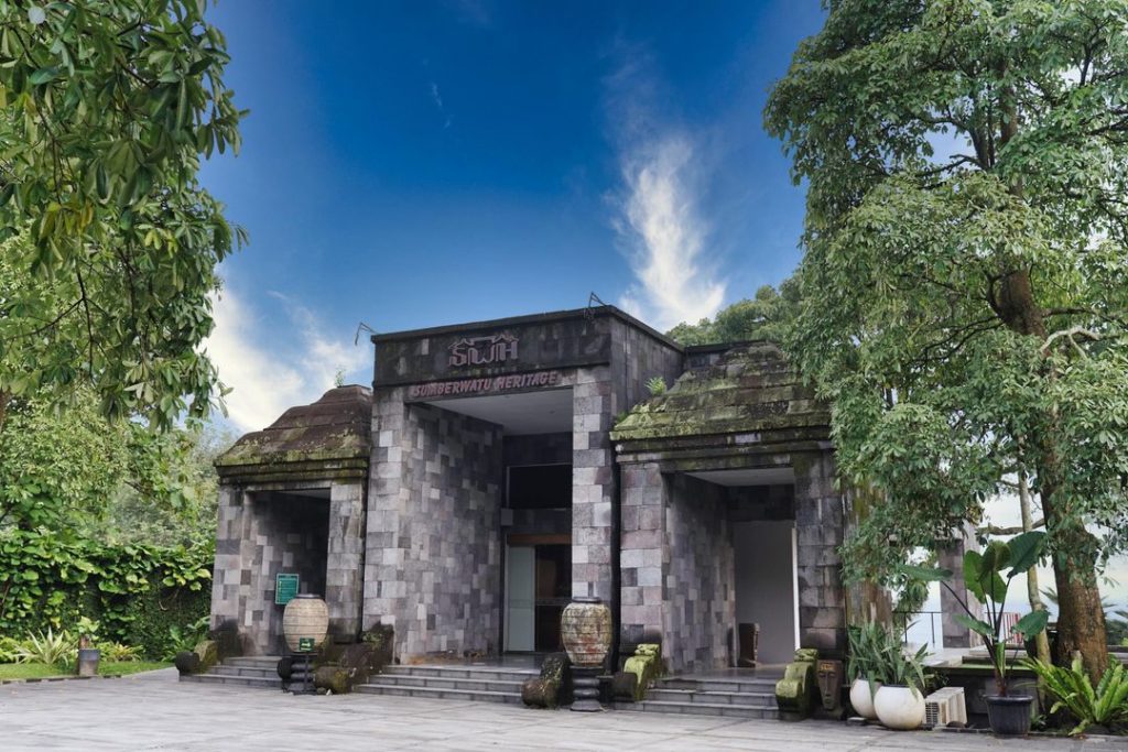 Abhayagiri – Sumberwatu Heritage Resort
