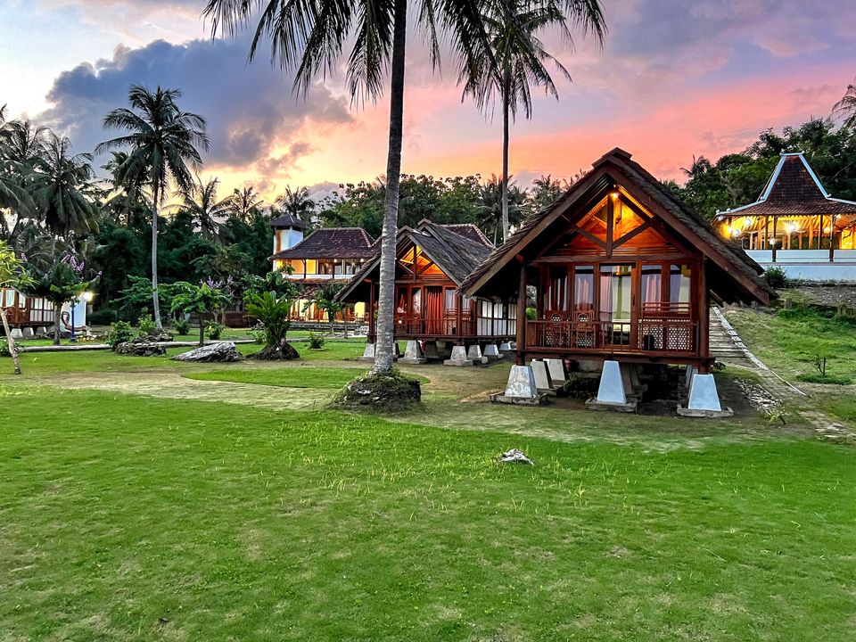 Arys Lagoon Bungalow & Hotel

