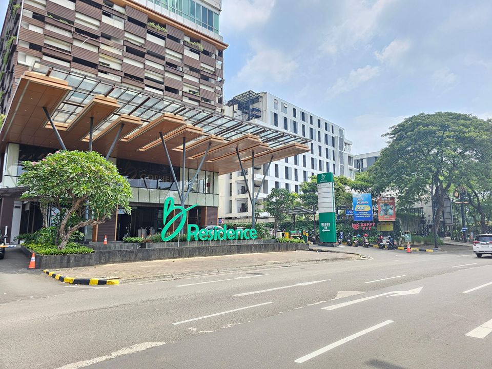 B Residence BSD By LiviRooms Tangerang
