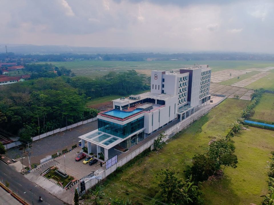 Braling Grand Hotel Purbalingga, Azana Hotels Collection
