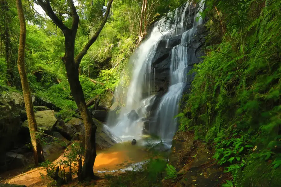 น้ำตกตาดฟ้า