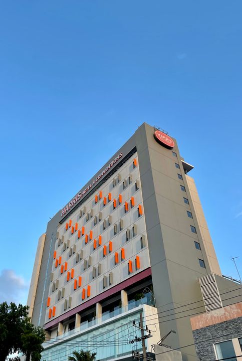 HARRIS Hotel & Conventions Gubeng
