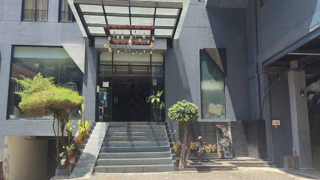 Hotel Istana Ratu
