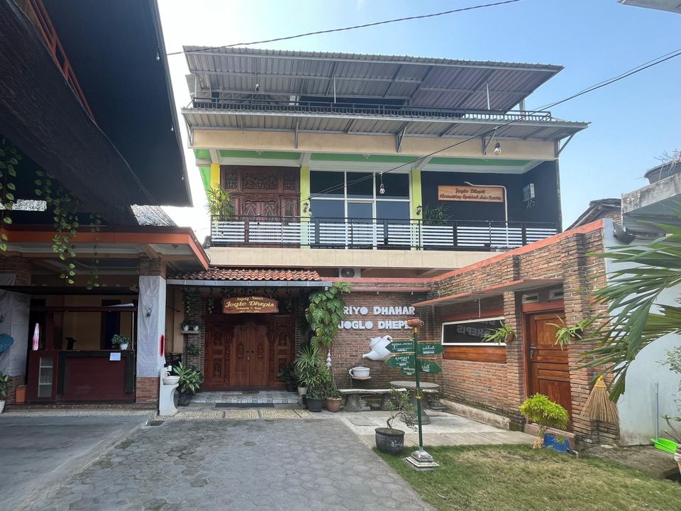 Joglo Dhepis Syariah Borobudur Magelang RedPartner
