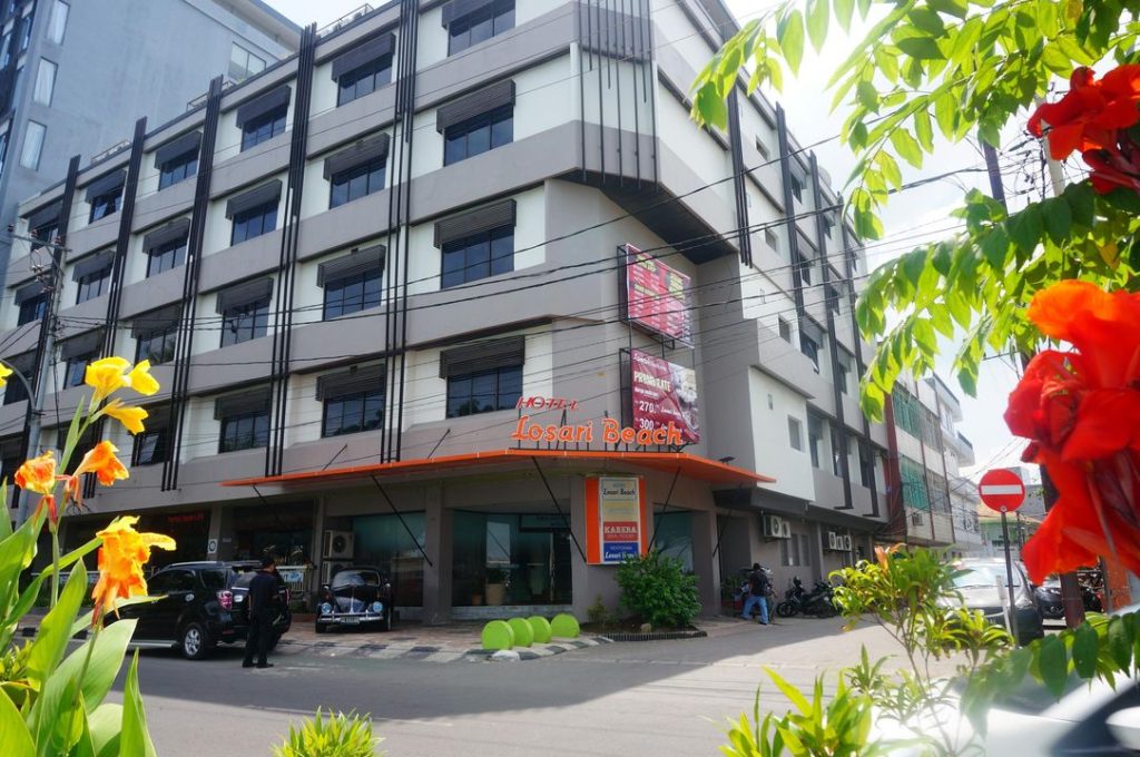 Losari Beach Hotel Makassar
