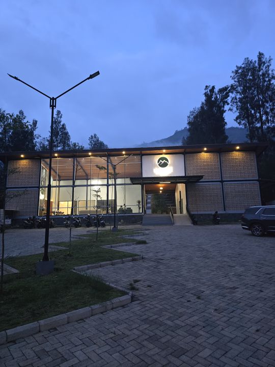 Manis Ae Cabin & Resto Bromo
