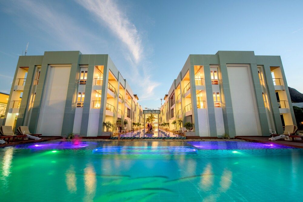 Phi Phi Harbour View Hotel
