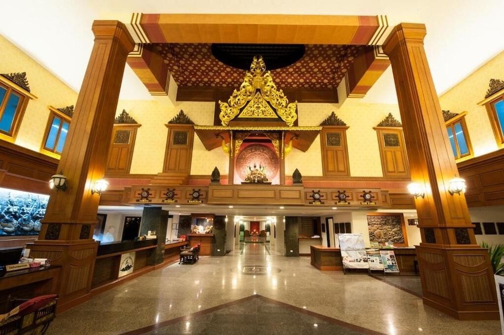 Phi Phi Island Cabana Hotel
