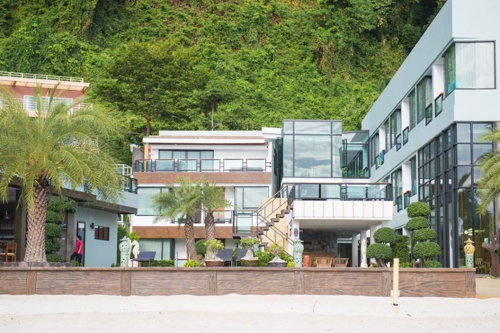 Phi Phi Nice Beach Hotel Hip 
