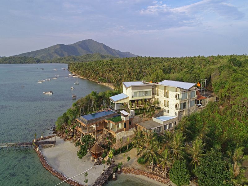 Royal Ocean View Beach Resort Karimunjawa
