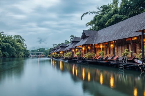 ที่เที่ยวหน้าฝนใกล้กรุงเทพฯ แพริมน้ำ เขื่อนศรีนครินทร์
