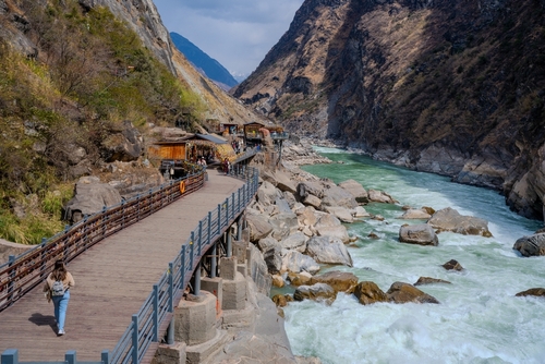 หุบเขาเสือกระโจน (Tiger Leaping Gorge) ลี่เจียง ที่เที่ยว