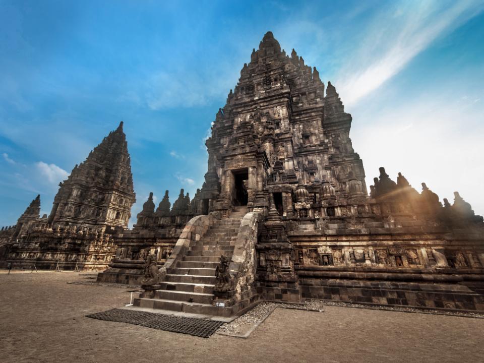Landmark Terkenal & Rekomendasi Tempat Wisata Dekat Terminal Jombor Yogya