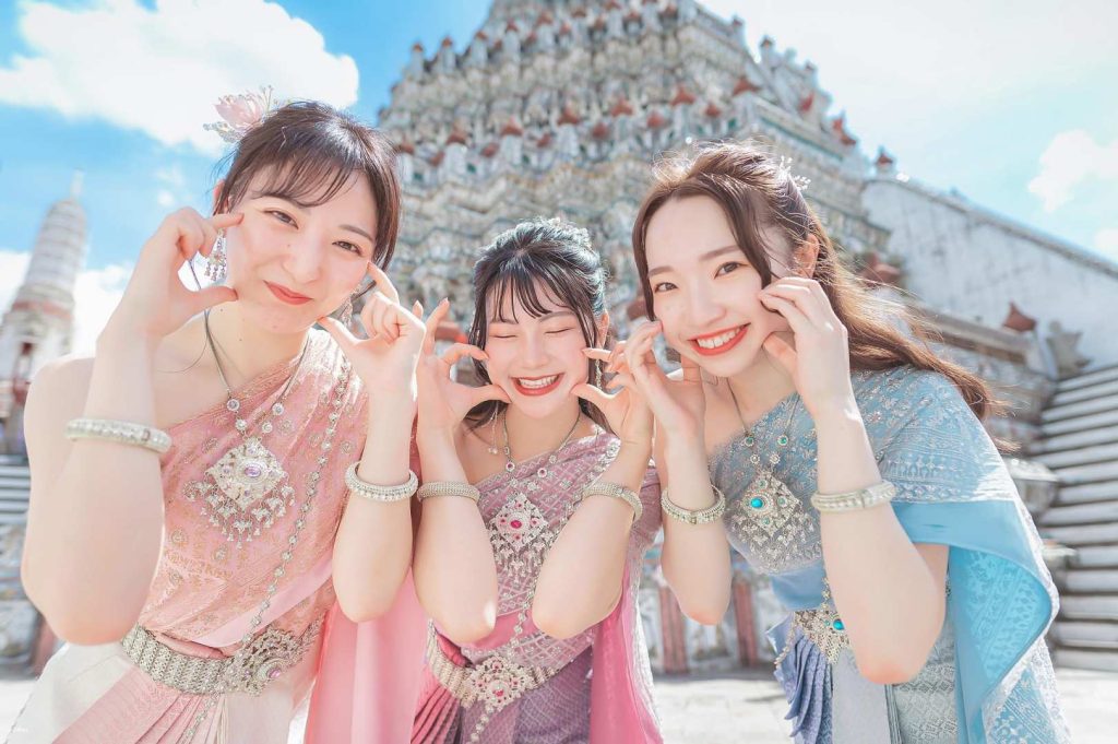 เช่าชุดไทย วัดอรุณ