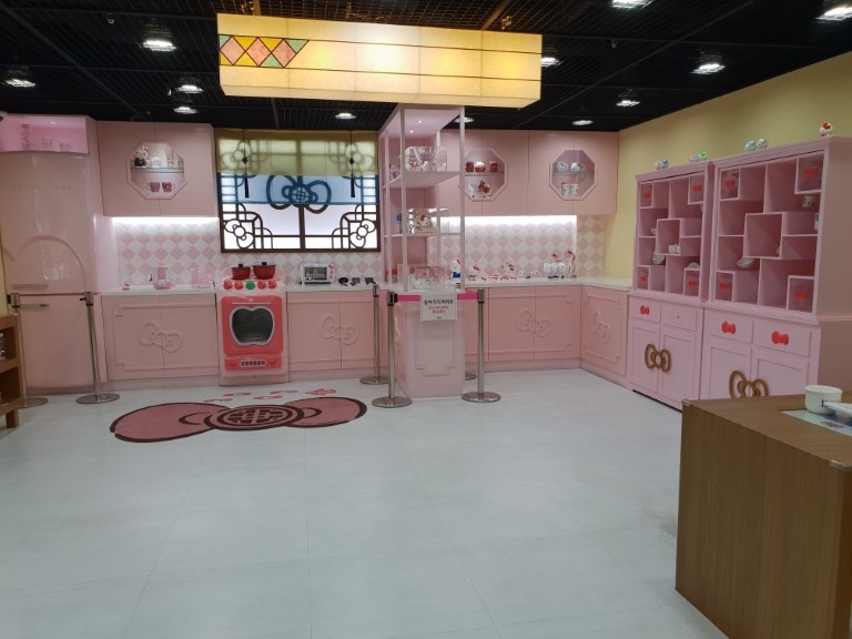 20180428_203432 Jalan-Jalan Terus: Hello Kitty Island Museum - Seoul