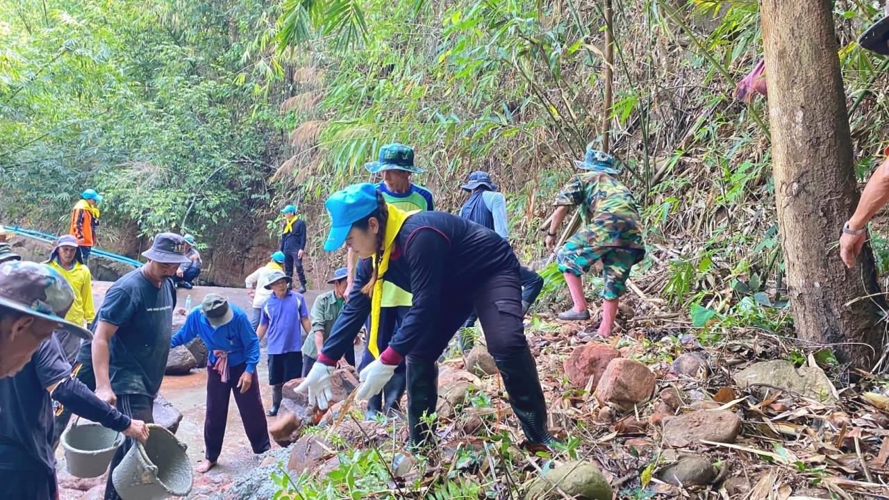 โครงการท้องถิ่นอาสา ปลูกป่าเฉลิมพระเกียรติ "จิตอาสา สร้างป่า รักษ์น้ำ"