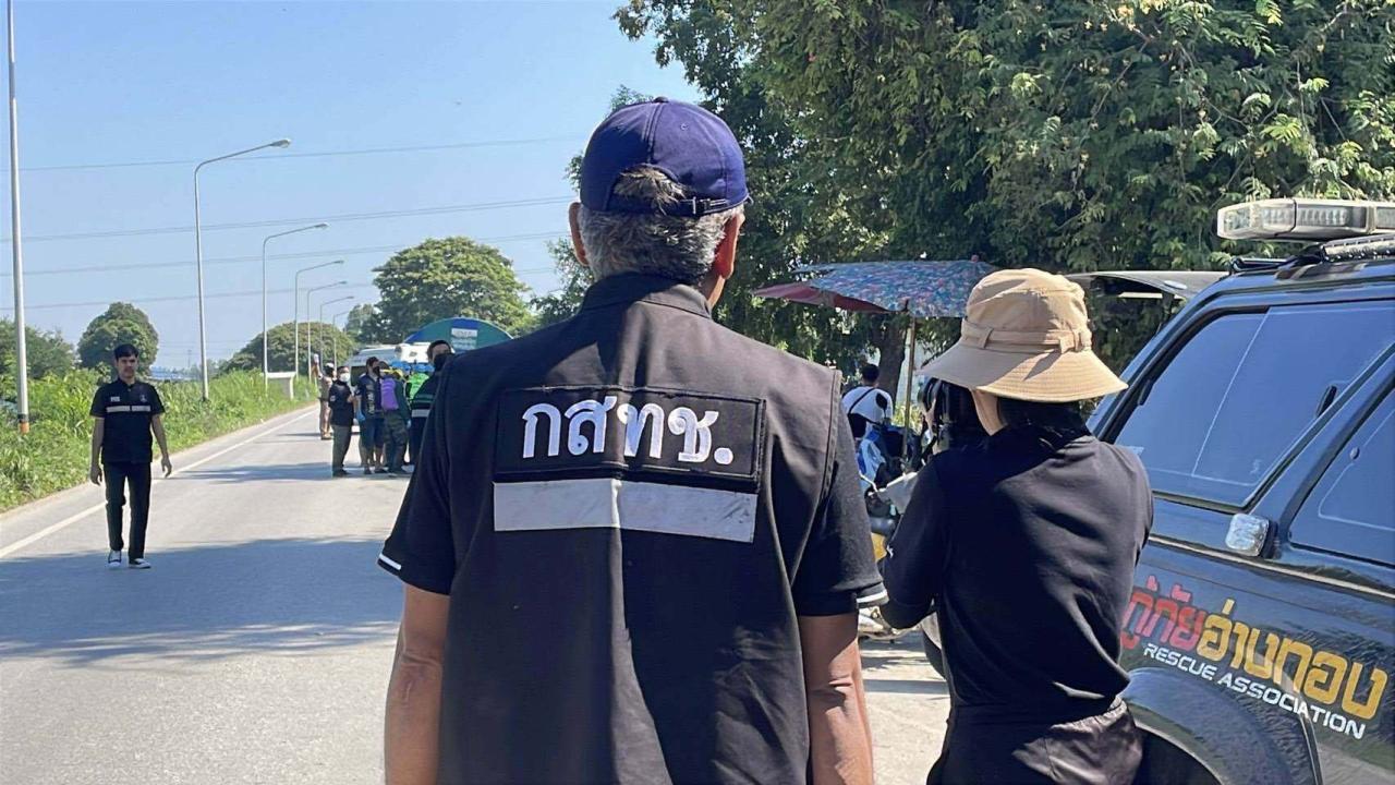 >>> กสทช. เขต 15 ลุยต่อเนื่อง ตรวจสอบคุณภาพสัญญาณมือถือในพื้นที่น้ำท่วม จ.อ่างทอง <<<