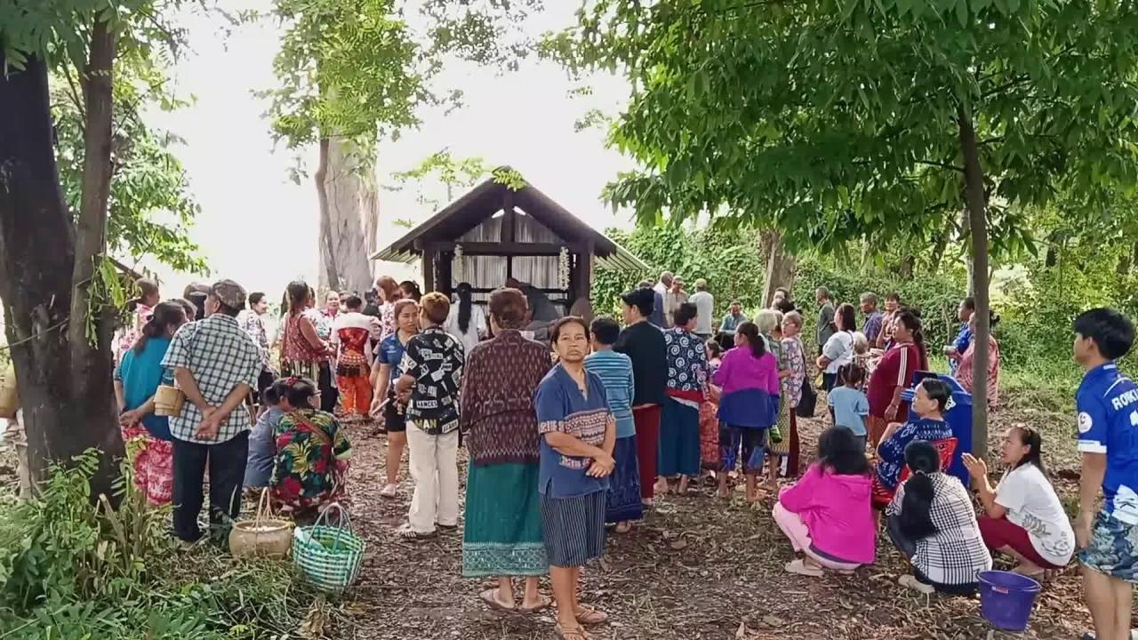 "พลังศรัทธา... บุญเบิกบ้าน กราบไหว้ศาลปู่ตา"บ้านพังขว้างเหนือ สกลนคร