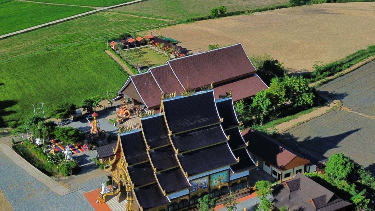 >>> อ่างทอง - วัดสวยจุดเช็คอินใหม่ วัดแสงธรรมโพธิญาณ โดดเด่นด้วยสถาปัตยกรรมล้านนาผสมผสานพม่าอันวิจิตรงดงาม บรรยากาศร่มรื่น เหมาะแก่การมาทำบุญและปฏิบัติธรรม <<<