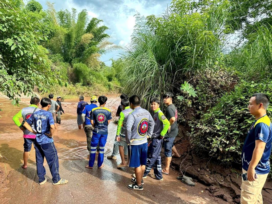 ฝนหยุดตกไปแล้ว กระแสน้ำยังเชี่ยว