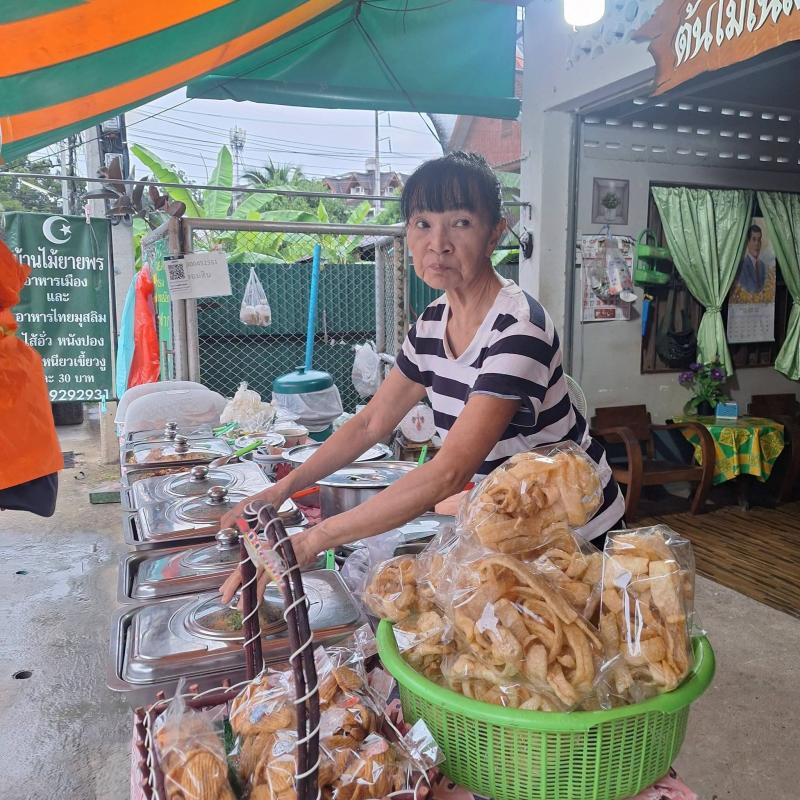 บ้านไม้ยายพร อาหารเมืองฮาลาลข้างมัสยิดช้างคลาน รสชาติที่เล่าเรื่อง &ldquo;มุสลิมล้านนา&rdquo;
