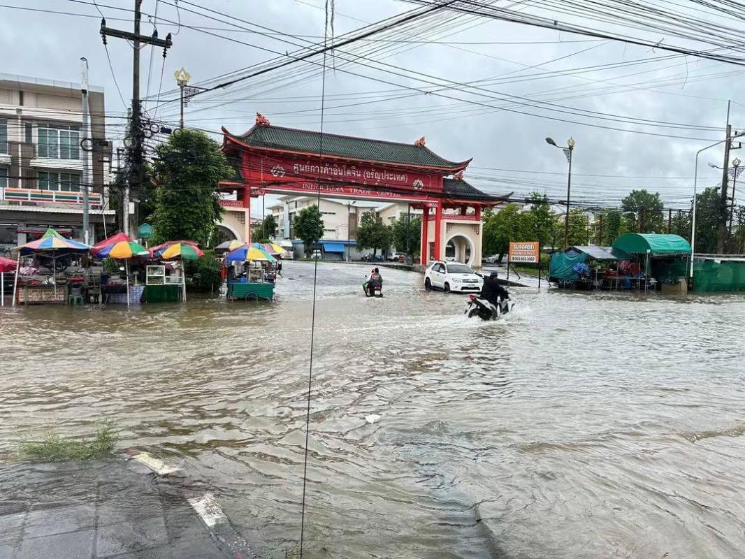 จ.สระแก้วเฝ้าระวังผลกระทบน้ำท่วมอย่างใกล้ชิด หลังฝนยังตกหนักและน้ำเพิ่มสูงต่อเนื่อง