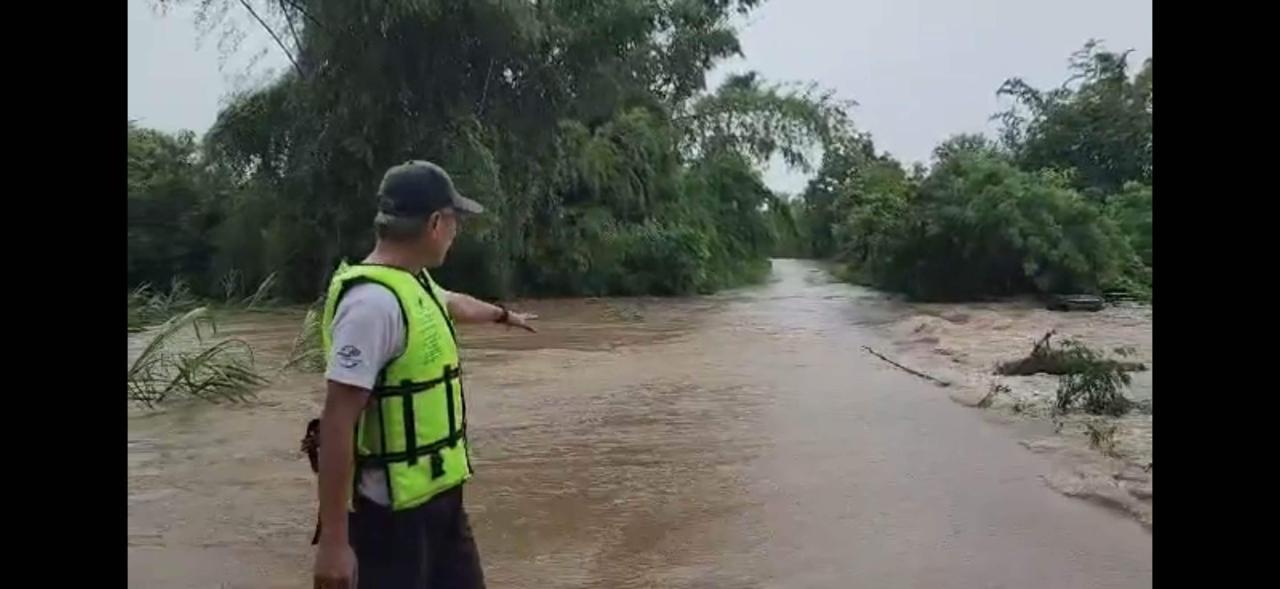บ้านหนองศรีมงคล อ.ไทรโยก จ.กาญจนบุรี น้ำลดแต่ยังไหลเชี่ยว ฝนยังตกต่อเนื่อง