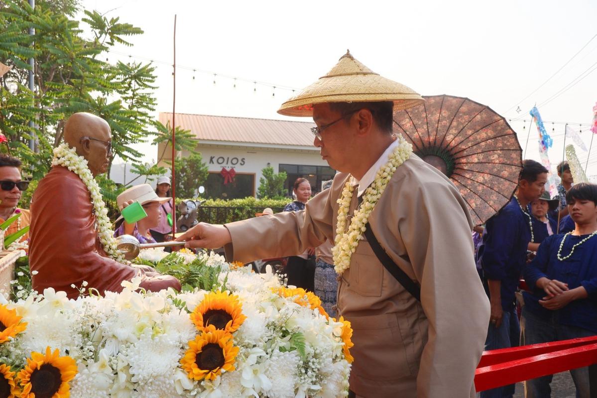 ประเพณี "สรงน้ำพระพุทธสิหิงค์ (พระสิงห์ปาย)"