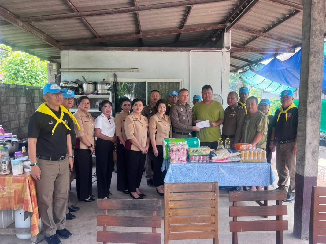 ครอบครัวตำรวจเราไม่ทิ้งกัน  เติมกำลังใจถึงบ้าน! ผบก.ตาก นำทีมมอบความช่วยเหลือเด็กออทิสติก ลูกตำรวจ สภ.พบพระ