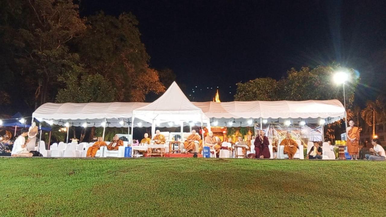 ชาวตากกว่า 1,000 คน ร่วม &ldquo;สวดมนต์เพิ่มกำลังแผ่นดิน&rdquo; รวมพลังศรัทธา เตรียมพิธีวางศิลาฤกษ์ฐานสมเด็จพระเจ้าตากสินมหาราช