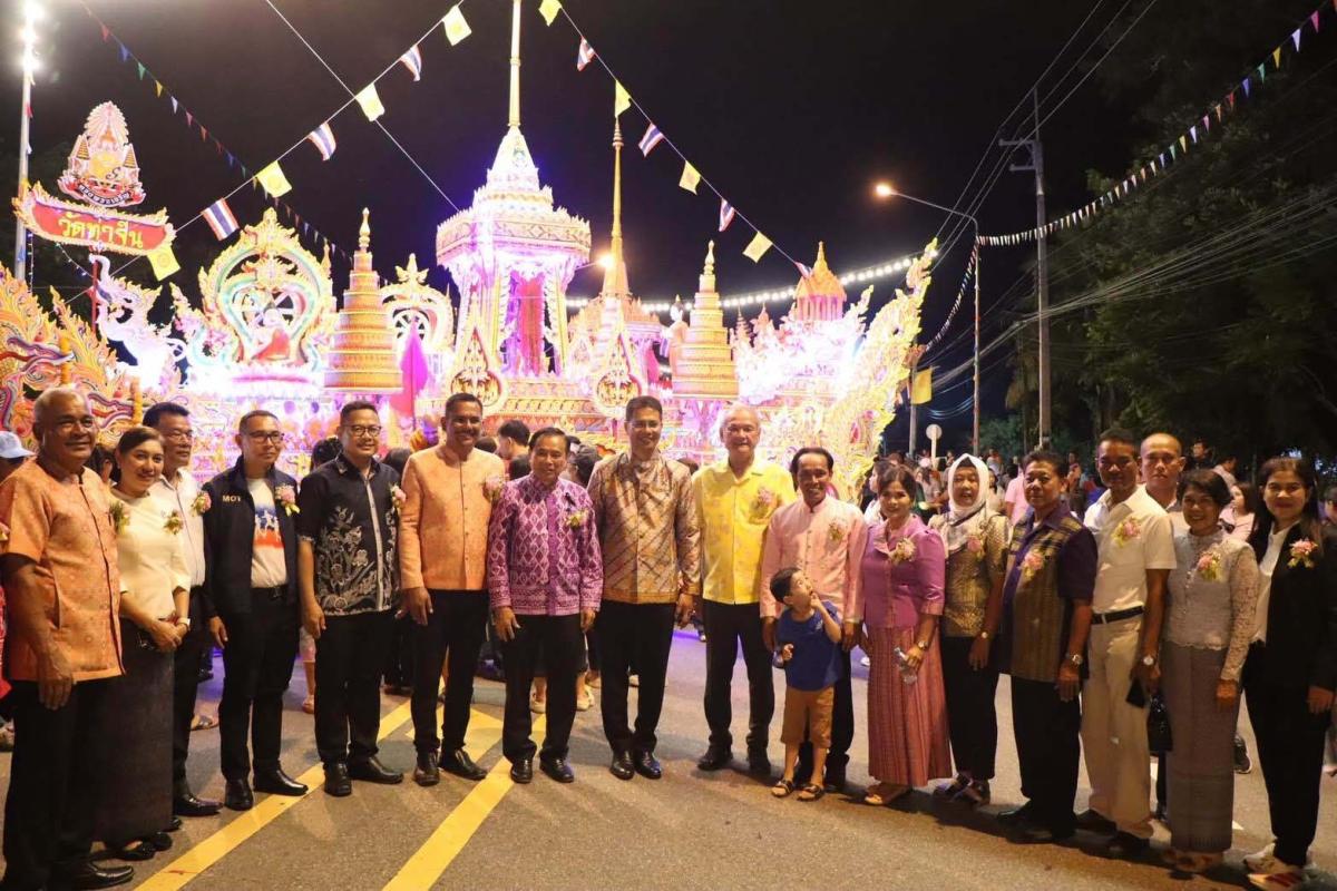 งานลากพระสตูลคึกคัก