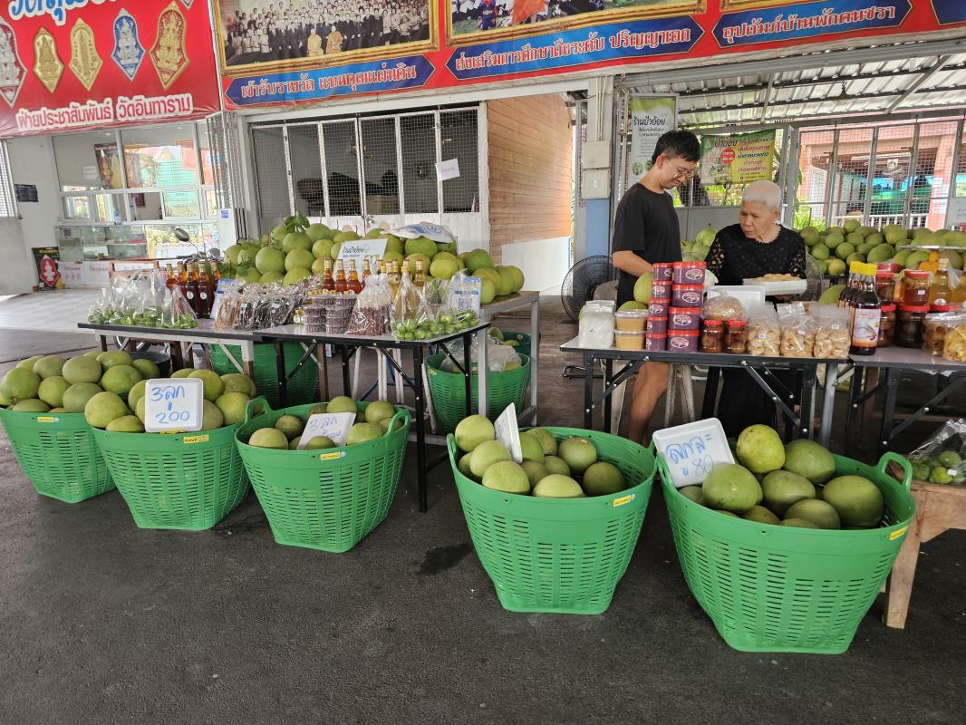 ตลาดน้ำเงียบเหงา