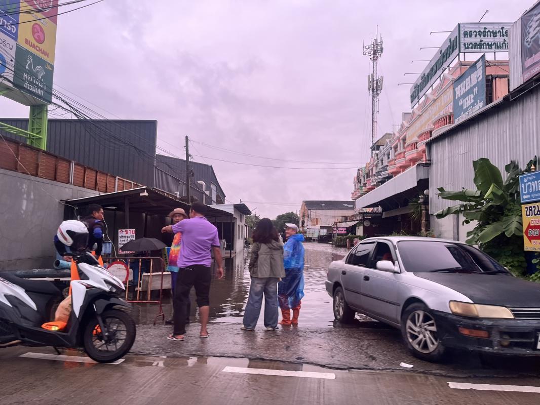 ติดตามสถานการณ์น้ำในพื้นที่จังหวัดนนทบุรี