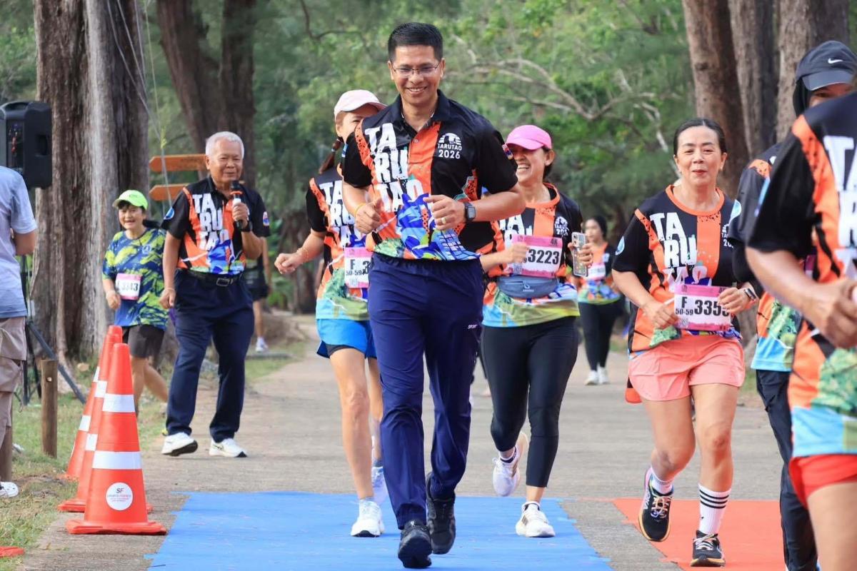 พ่อเมืองสตูล สตาร์ท วิ่งย้อนรอยตะรุเตา22 