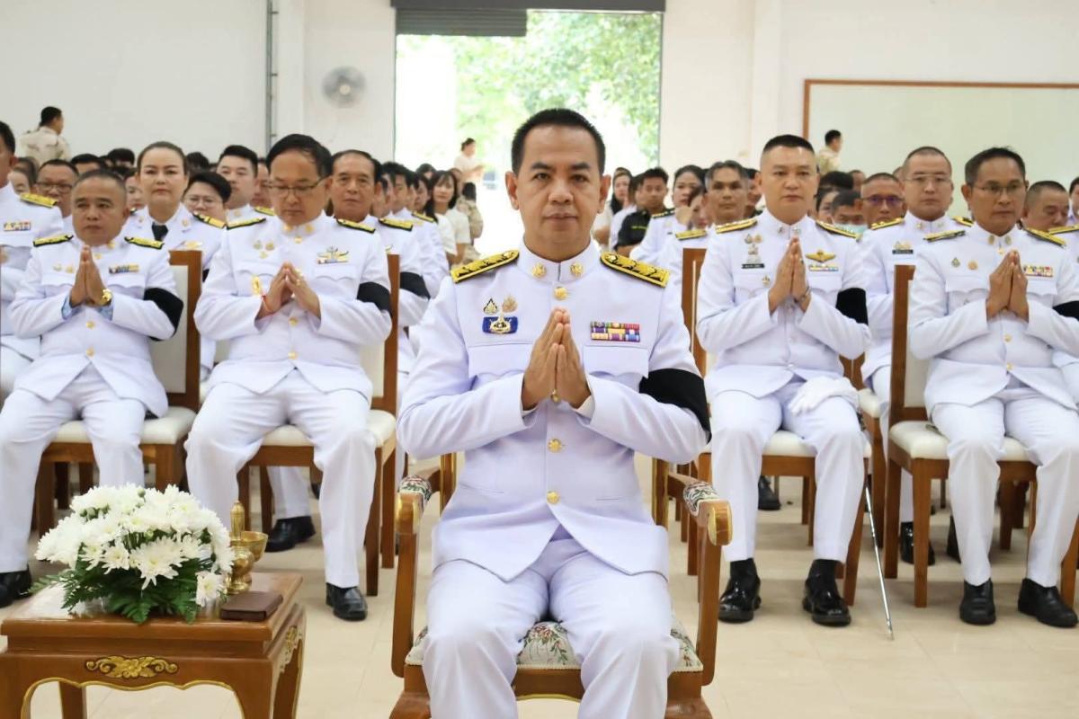 อำเภอพบพระจัดพิธีทำบุญตักบาตรถวายพระราชกุศล เนื่องในโอกาสพระราชพิธีมหามงคลเฉลิมพระชนมพรรษา 4 รอบ สมเด็จพระนางเจ้าฯ พระบรมราชินี