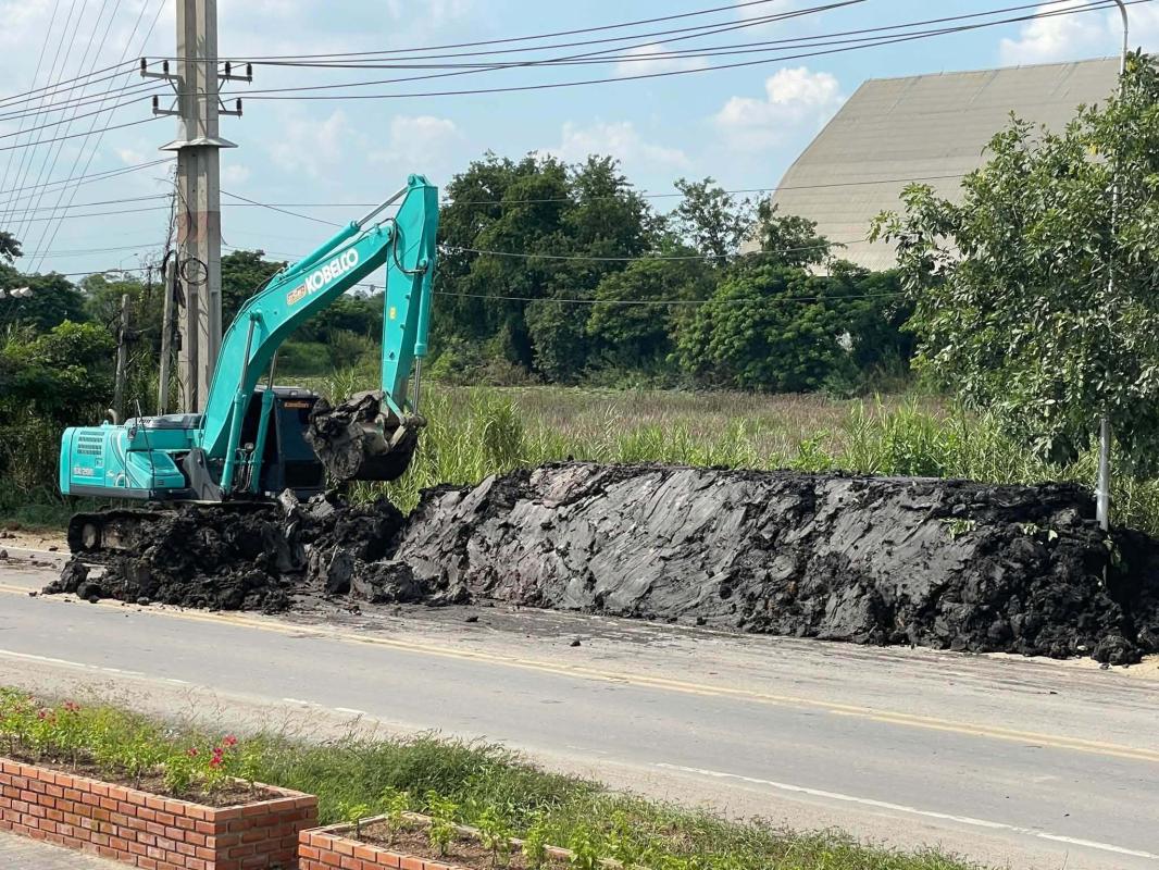 >>> แขวงทางหลวงอ่างทอง ไม่ประมาท ป้องน้ำท่วม แถว 2 ยึดแนวเดิม <<<