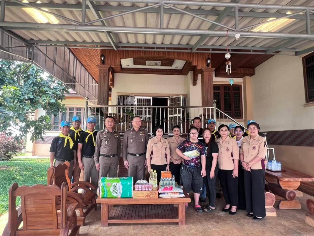 ตำรวจตาก เติมกำลังใจต่อเนื่อง! ผบก.ตาก นำทีมเยี่ยมลูกตำรวจเด็กออทิสติก มอบของช่วยเหลือถึงบ้าน
