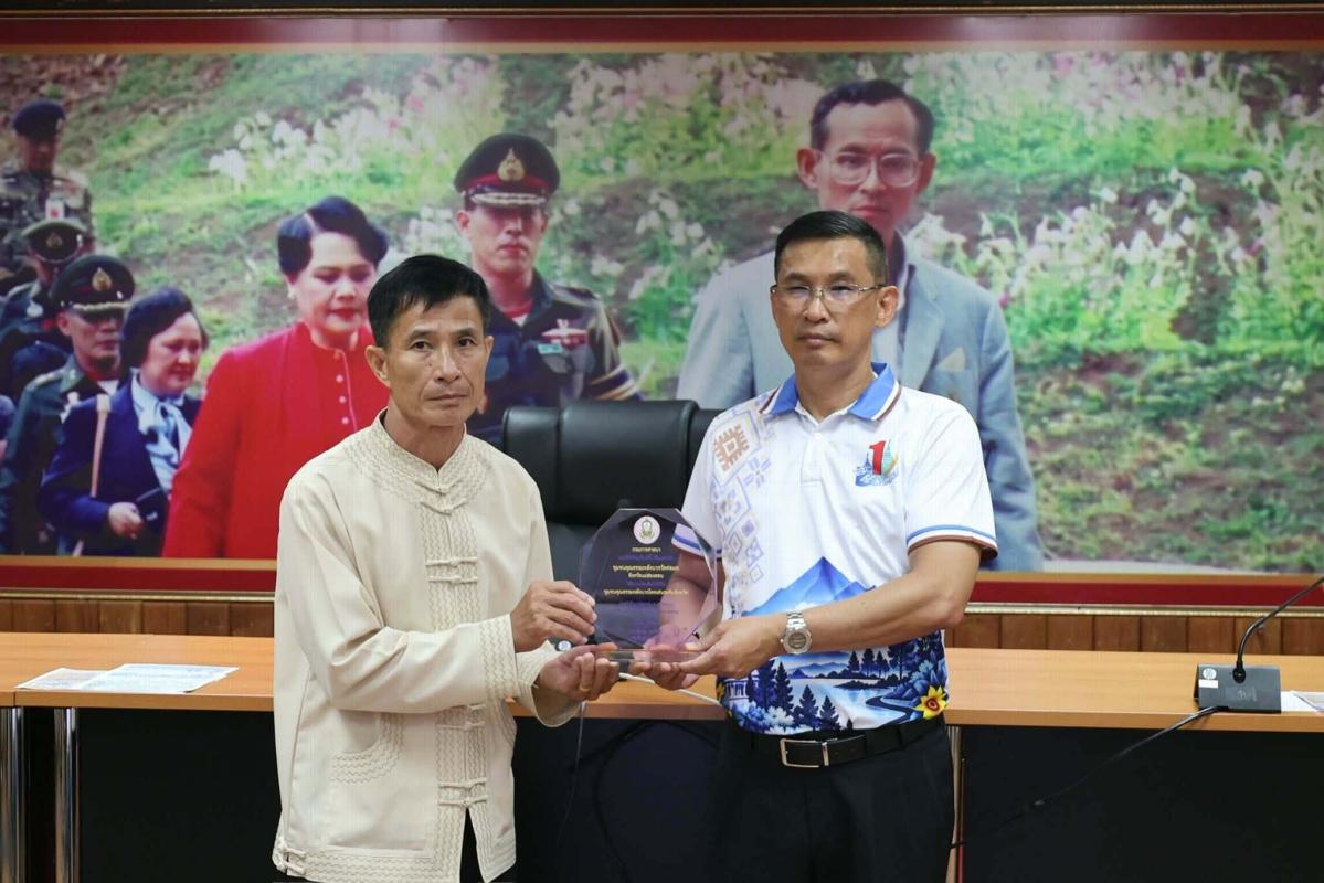 มอบโล่ประกาศเกียรติคุณ ชุมชนคุณธรรมวัดต่อแพ