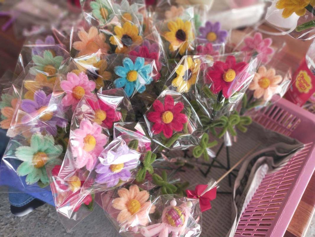 อ่างทอง ดอกไม้ประดิษฐ์ ต่อชีวิต