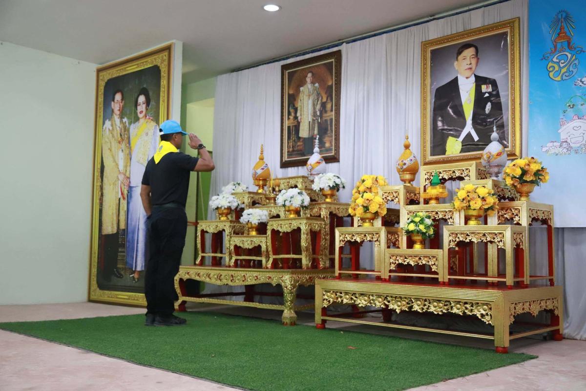 >>> กิจกรรมจิตอาสาบำเพ็ญสาธารณประโยชน์ เนื่องในวันนวมินทรมหาราช ช่วยกันทำความสะอาด ปรับปรุงภูมิทัศน์ พื้นที่สาธารณะ และสำรวจความเสียหายจากน้ำท่วม เพื่อเตรียมพร้อมฟื้นฟูหลังน้ำลดลงทันที <<<