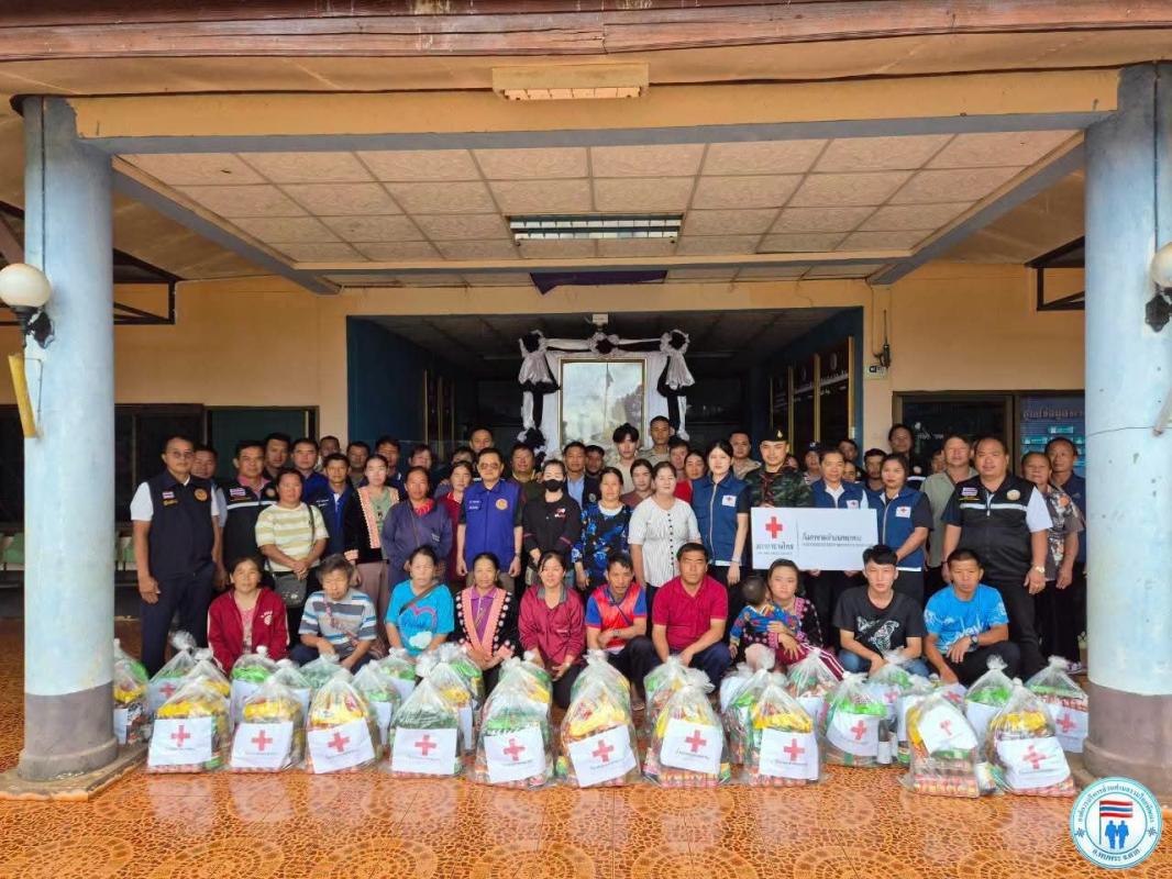 อบต.รวมไทยพัฒนา ผนึกกำลังอำเภอพบพระ&ndash;กิ่งกาชาด ลงพื้นที่มอบถุงยังชีพ ช่วยชาวบ้านประสบอุทกภัยจากฝนตกหนัก