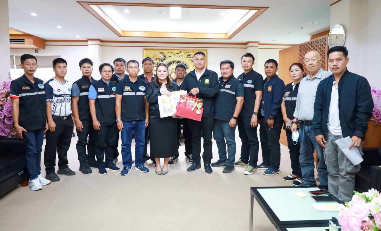 &ldquo;นายกจอย&rdquo; อบจ.ตาก รับเรื่อง อบต.วาเล่ย์ ขอสนับสนุนเครื่องจักร&ndash;น้ำมัน แก้ถนนเกษตร 1&ndash;8 พร้อมผลักดันสะพานเชื่อมชุมชนอบจ.ตาก