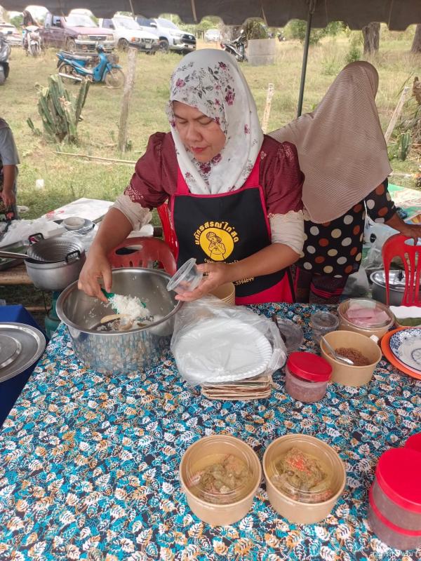 ข้าวมันแกงปู: รสมือนิ นูรี โต๊ะกาหวี คนบ้านบ่อโชน ต.สะกอม อ.จะนะ จ.สงขลา