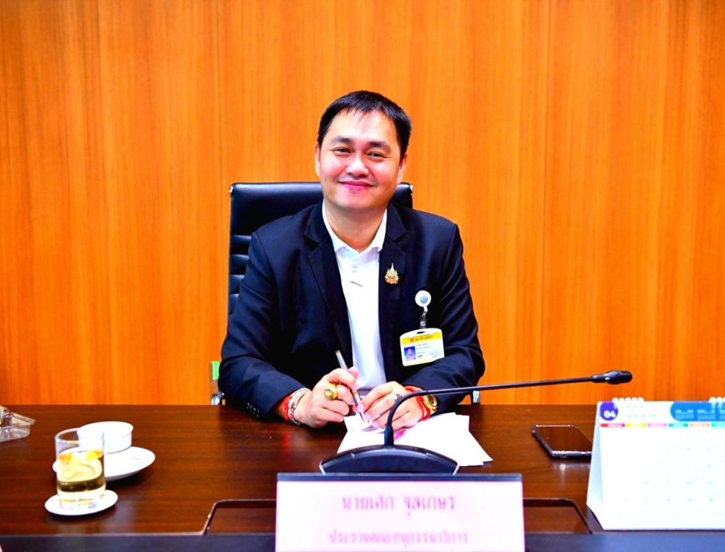 กมธ.กฎหมายฯ วุฒิสภา ถกสื่อทีวี หามาตรการสกัดการแทรกแซงกระบวนการยุติธรรมผ่านสื่อออนไลน์ ชี้ช่องว่างกฎหมายควบคุมอินฟลูเอนเซอร์วิเคราะห์คดี
การเขียน