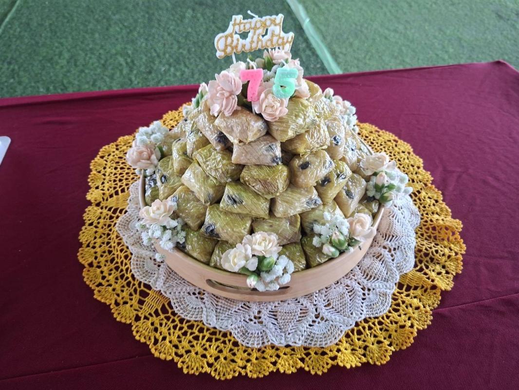 >>>  เฮียตือยกบรรหารเป็นแบบอย่างทำงานการเมืองขอบคุณพรรคชาติไทยทำให้มีวันนี้  ย้ำชั่วชีวิตอยากเห็นอ่างทอง  พัฒนาเหมือนที่ พณฯ บรรหาร  พัฒนาสุพรรณบุรี  <<<